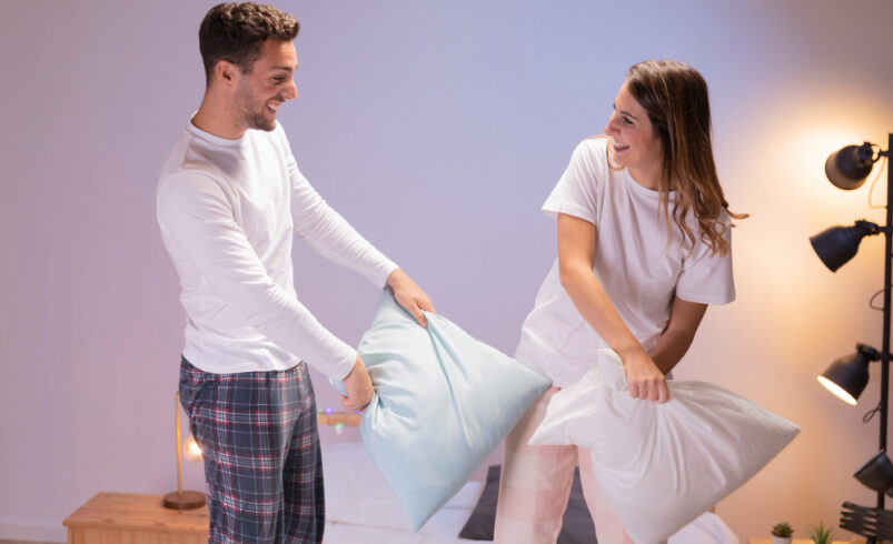 Unis pour la nuit : Nos pyjamas couple pour une complicité totale